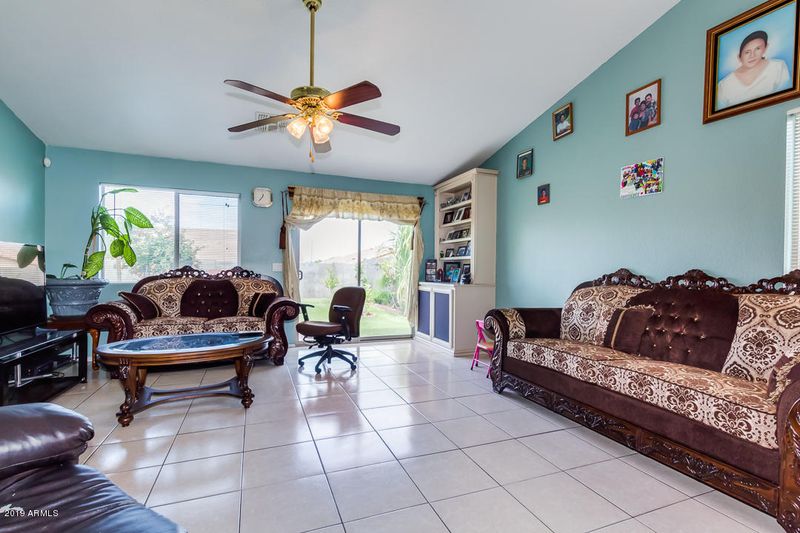 810 W Bowker St, Phoenix, AZ 85041