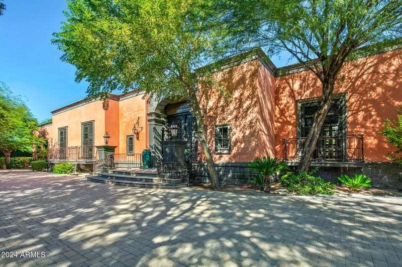 8100 68th St, Paradise Valley, AZ 85253