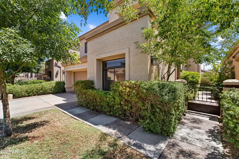 8100 Camelback Rd #101, Scottsdale, AZ 85251