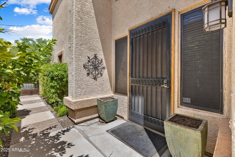 8100 Camelback Rd #101, Scottsdale, AZ 85251