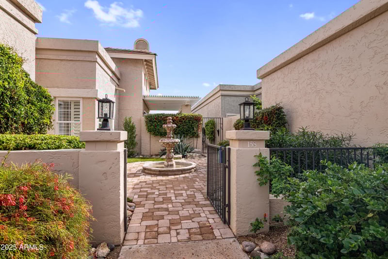 8100 Camelback Rd #158, Scottsdale, AZ 85251