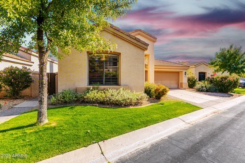 8100 Camelback Rd #167, Scottsdale, AZ 85251