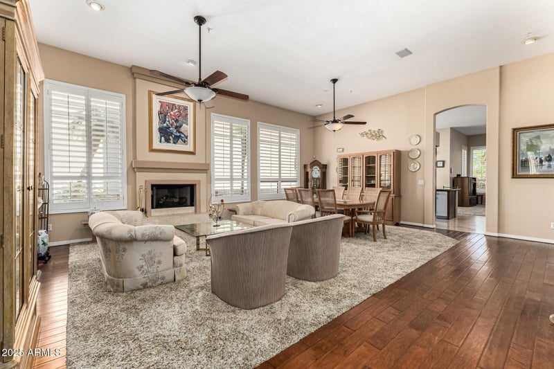 8100 Camelback Rd #167, Scottsdale, AZ 85251