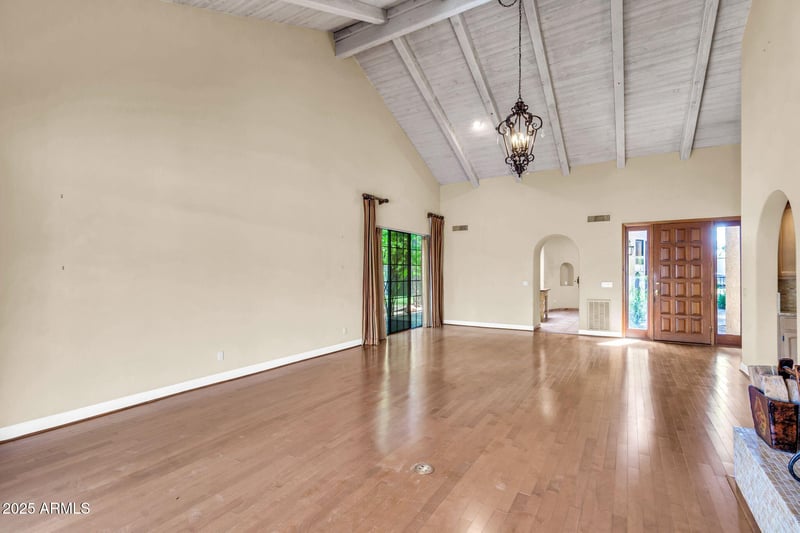 8100 Camelback Rd #6, Scottsdale, AZ 85251