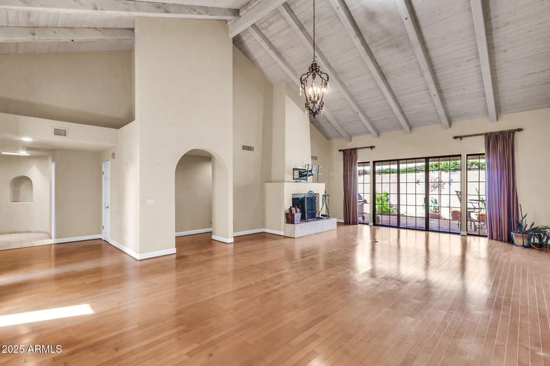 8100 Camelback Rd #6, Scottsdale, AZ 85251