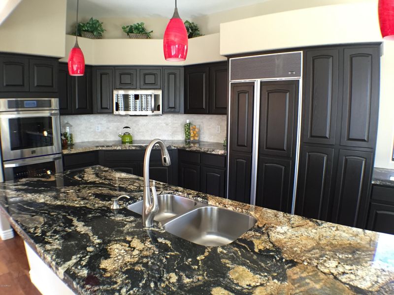 8100 E Camelback Rd #111, Scottsdale, AZ 85251