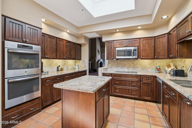 8100 E Camelback Rd #129, Scottsdale, AZ 85251
