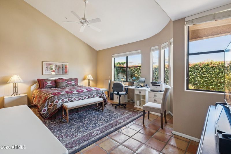 8100 E Camelback Rd #129, Scottsdale, AZ 85251
