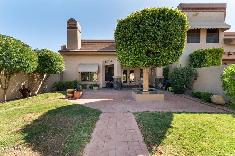 8100 E Camelback Rd #136, Scottsdale, AZ 85251