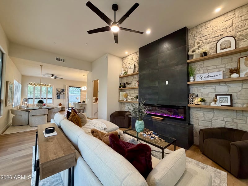 8100 E Camelback Rd #166, Scottsdale, AZ 85251