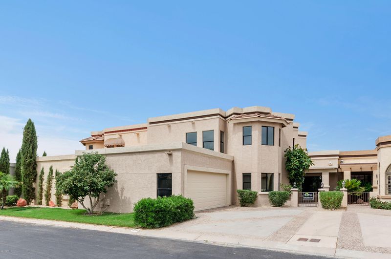 8100 E Camelback Rd #32, Scottsdale, AZ 85251