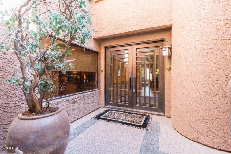 8100 E Camelback Rd #90, Scottsdale, AZ 85251