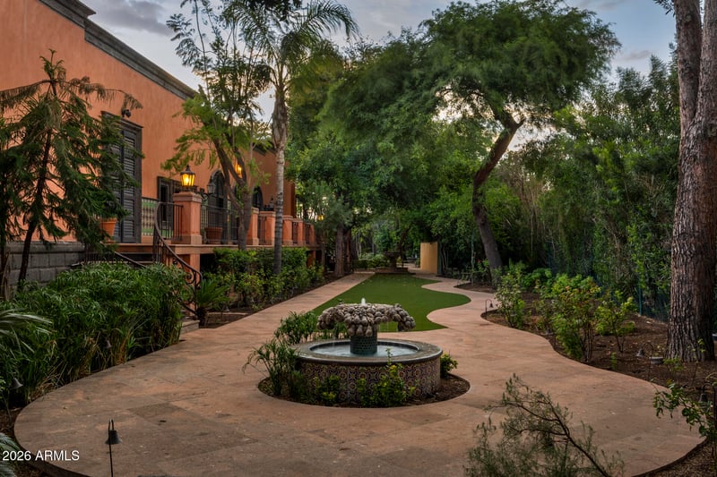 8100 N 68th St, Paradise Valley, AZ 85253