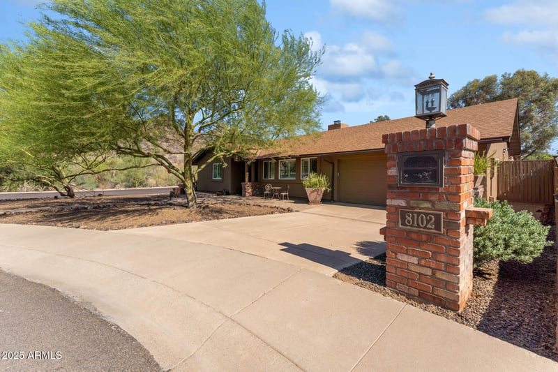 8102 Dreamy Draw Dr, Phoenix, AZ 85020