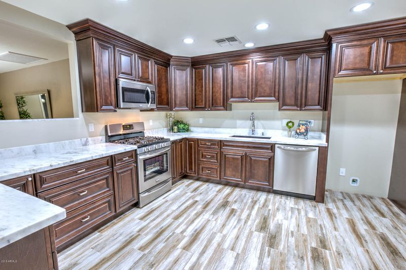 8102 E Weldon Ave, Scottsdale, AZ 85251