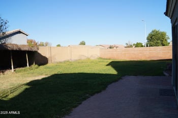 8102 Hammond Ln, Phoenix, AZ 85043