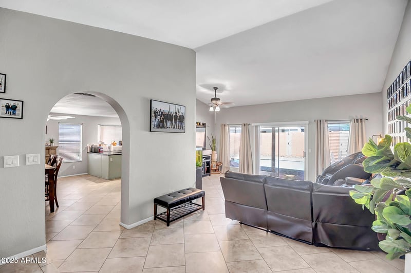 8102 Windrose Dr, Peoria, AZ 85381