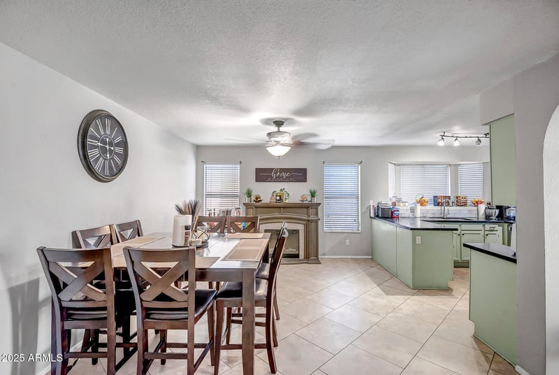 8102 Windrose Dr, Peoria, AZ 85381