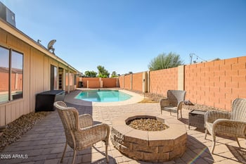 8102 Windrose Dr, Peoria, AZ 85381