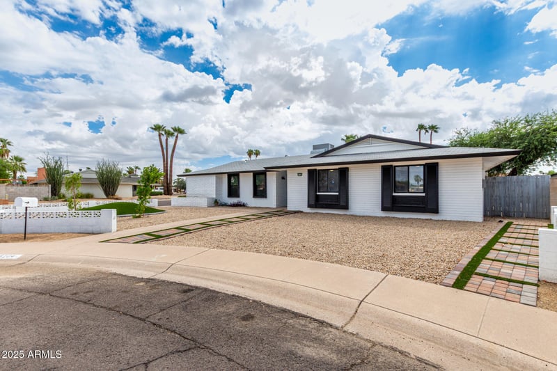 8104 45th Ave, Glendale, AZ 85302