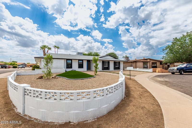 8104 45th Ave, Glendale, AZ 85302