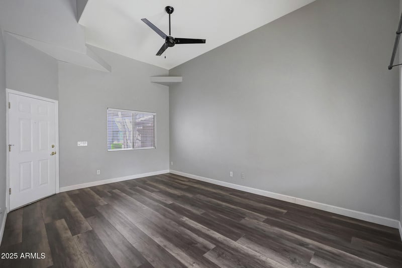 8105 Beck Ln, Peoria, AZ 85382