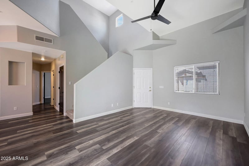 8105 Beck Ln, Peoria, AZ 85382