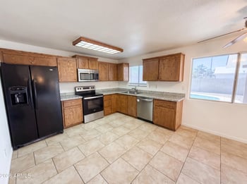 8107 Meadowbrook Ave, Phoenix, AZ 85033