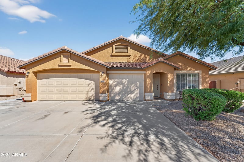 8109 56th Dr, Glendale, AZ 85302