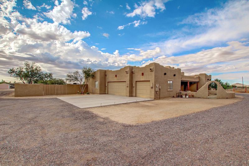 811 E Joy Ranch Rd, Phoenix, AZ 85086