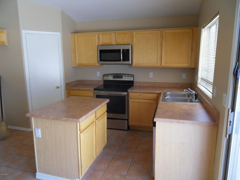 811 E Monona Dr, Phoenix, AZ 85024