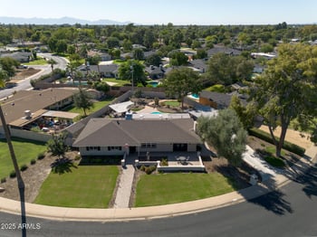 811 Linger Ln, Phoenix, AZ 85021