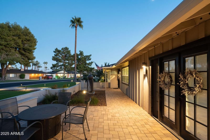 811 Linger Ln, Phoenix, AZ 85021