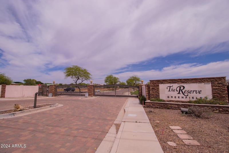 811 N Poinciana Ct #10, Gilbert, AZ 85234