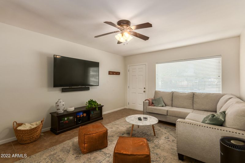 811 W Piccadilly Rd W, Phoenix, AZ 85013