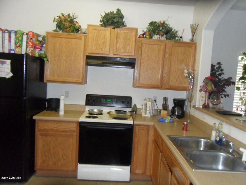 811 W Saint Anne Ave, Phoenix, AZ 85041