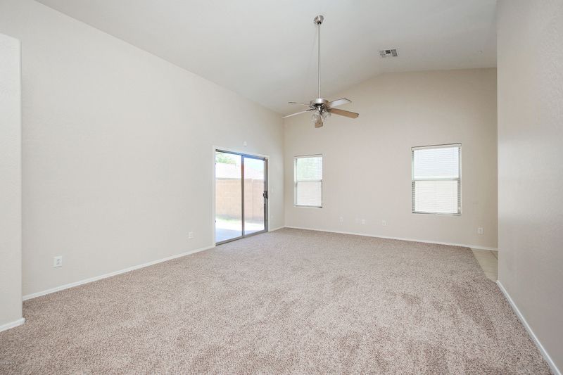 8110 W Globe Ave, Phoenix, AZ 85043