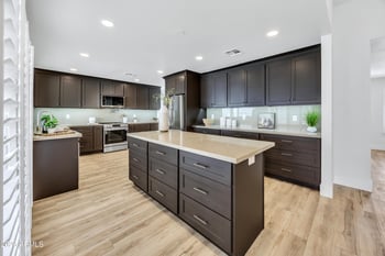 8111 N 18th Way, Phoenix, AZ 85020