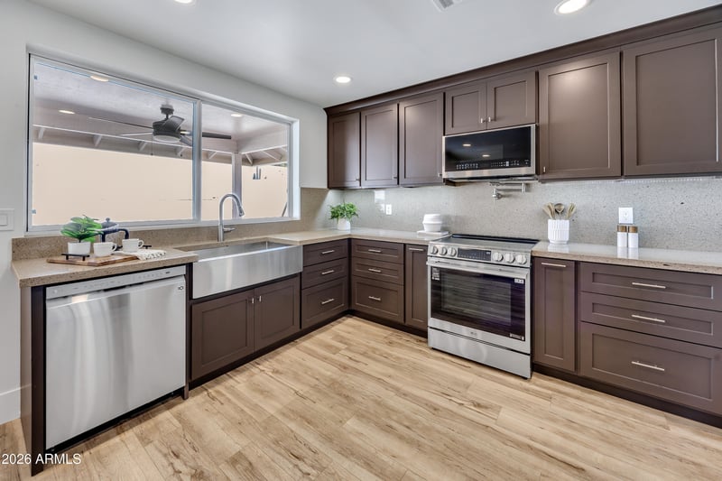 8111 N 18th Way, Phoenix, AZ 85020