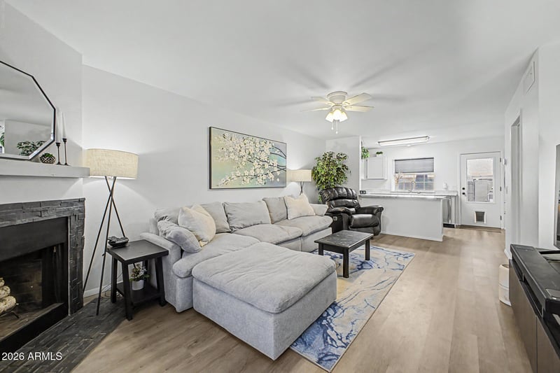 8111 W Wacker Rd #32, Peoria, AZ 85381