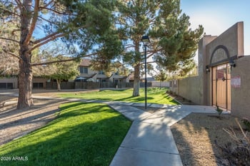 8111 W Wacker Rd #32, Peoria, AZ 85381