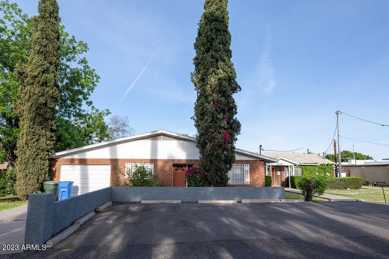8112 N 7th St, Phoenix, AZ 85020