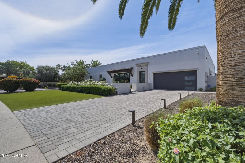 8113 E Del Cadena Dr, Scottsdale, AZ 85258