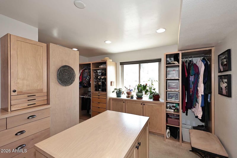 8113 E Del Caverna Dr, Scottsdale, AZ 85258