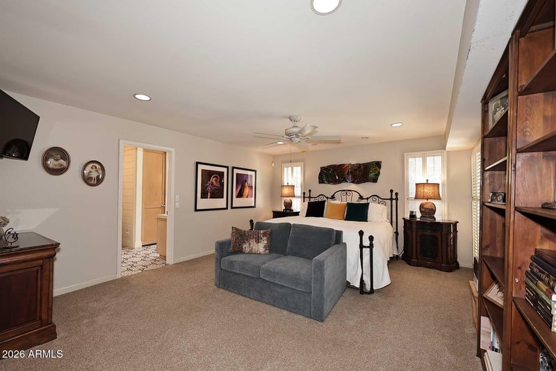 8113 E Del Caverna Dr, Scottsdale, AZ 85258