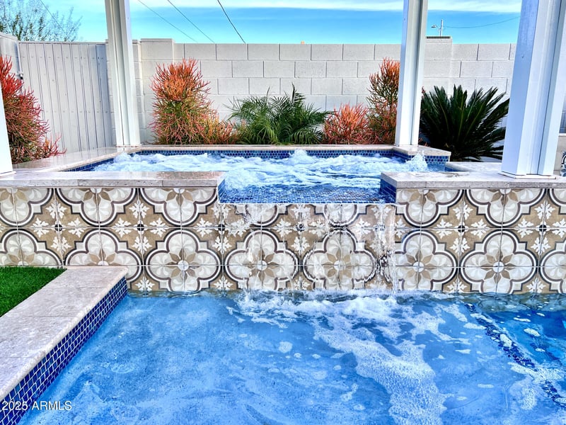 8114 Clarendon Ave, Scottsdale, AZ 85251