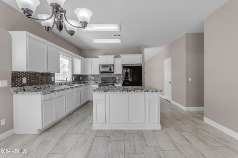 8114 E Osage Ave, Mesa, AZ 85212