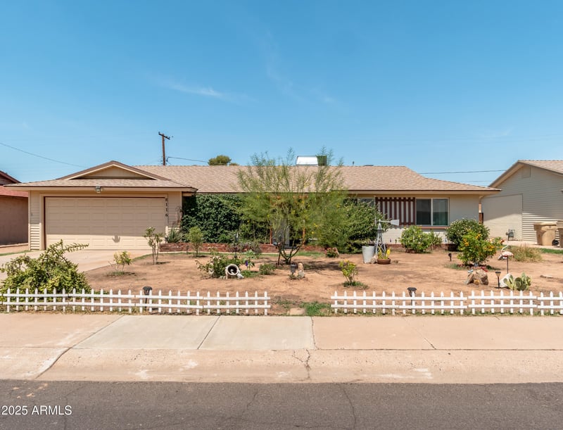 8116 55th Dr, Glendale, AZ 85302