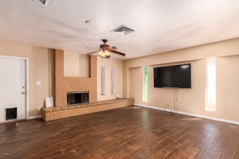 8116 N 16th Dr, Phoenix, AZ 85021