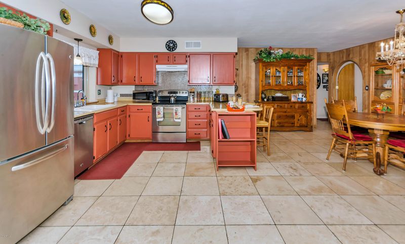 8116 W Heatherbrae Dr, Phoenix, AZ 85033